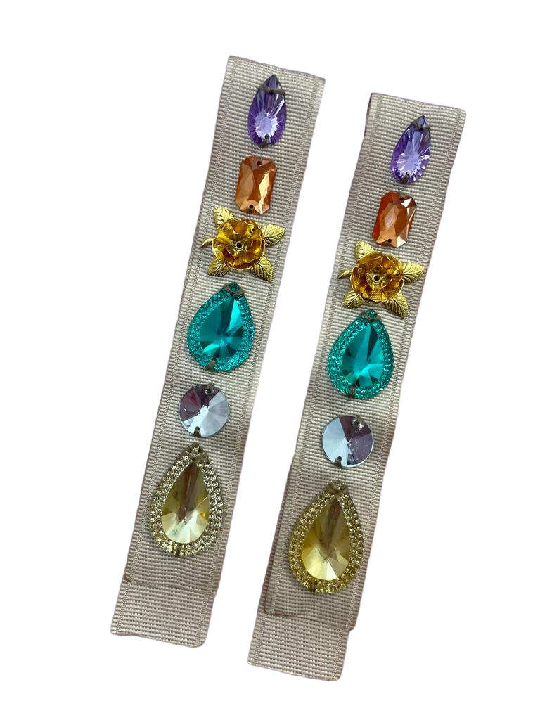 LIST√ìN BEIGE CON PIEDRAS TIPO CRISTAL